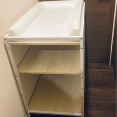 RiZKiZリズリズ　おむつ交換台　クッション　キャスター付き　(クッションのみIKEA)の画像