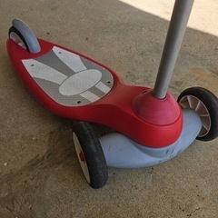 人気のラジオフライヤー キッズキックボード 3輪の画像