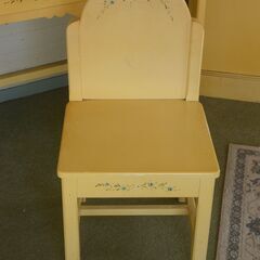 可愛いイエロー色の机・椅子・収納の三点セット（中古品）子供部屋用にも良き感じです♪の画像