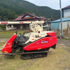 ヤンマーコンバインEe214の画像