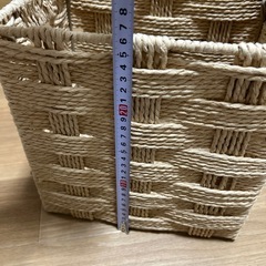 ベージュ　カゴ　の画像