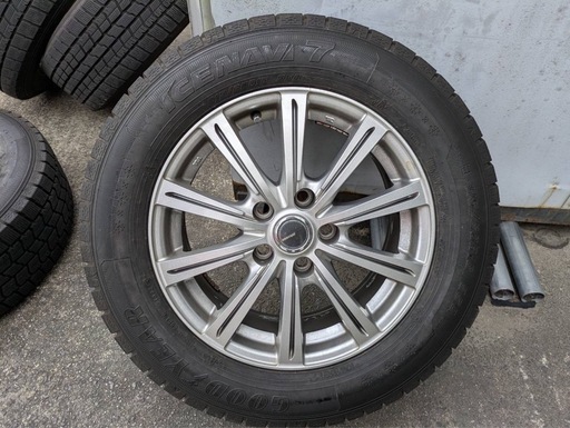 クラウンスタッドレスタイヤ　GOODYEAR（グッドイヤー） ICE NAVI 7 スタッドレスタイヤ & アルミホイールセット