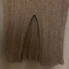 韓国 ワンホン オフショルダーリブニット 長袖 コーヒーベージュの画像