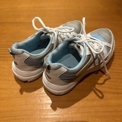 他商品セット購入で値引き！　スニーカー　24センチの画像
