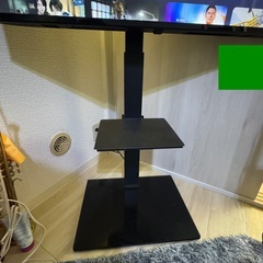 【43型スマートテレビ＋テレビスタンドセット】2年使用 美品／引き取り限定の画像