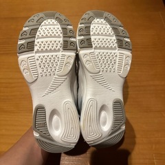 他商品セット購入で値引き！　スニーカー　24センチの画像