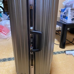 中型キャリーケースの画像