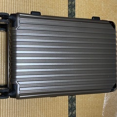 中型キャリーケースの画像