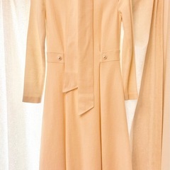 【大人気】Viaggio Blu（ビアッジョブルー）　ルミナリー圧縮スムースボウタイワンピース （オフホワイト）の画像