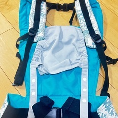 カラーズ 首がすわってから使える抱っこ紐 軽量 収納「対面抱っこ・おんぶ用」 ベビーキャリアの画像