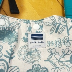 カラーズ 首がすわってから使える抱っこ紐 軽量 収納「対面抱っこ・おんぶ用」 ベビーキャリアの画像