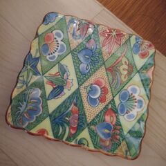 和食器プレート　陶器大皿セット（小皿付き）の画像