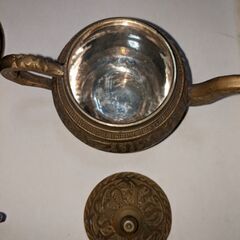 小さなティーポットなど3点の画像