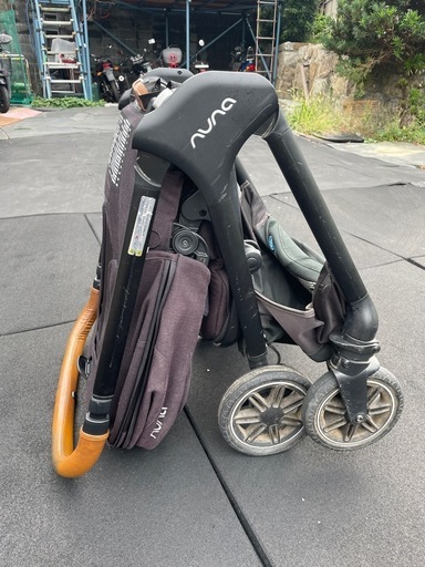 【価格変更しました！】新品未使用の付属品あり！Nunaベビーカー