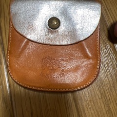 イルビゾンテ　　ILBISONTE 馬蹄型ウォレット　シルバー×ヌメの画像