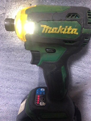 ②マキタ18vインパクトドライバTD171D中古品、オリジナルハウジング、本体のみ
