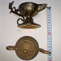 小さなティーポットなど3点の画像