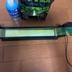【0円】30センチ水槽用ライト他(カルキ抜き・ピュアソイル)の画像