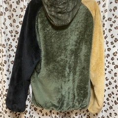 ロデオクラウンズ　ジャンバー　ベージュ✖️カーキ✖️黒の画像