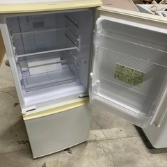 NO B623🌈福岡市内配送設置無料✨🌈シャープ SHARP 冷蔵庫（137L・つけかえどっちもドア） ホワイト系 SJ-14W-Wの画像