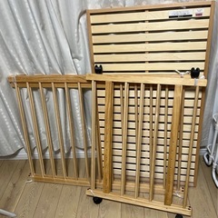 【取引中】ファルスカ　ベビーベッド　ベッドサイドベッドの画像