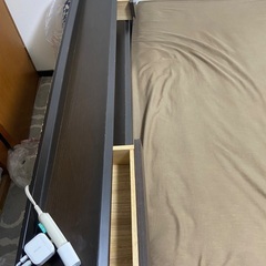 クイーンサイズベッド150×216(マットレス195)　収納付きの画像