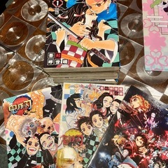 鬼滅の刃 本 フィギュア 他グッズセットの画像