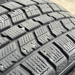 バリ溝！スタッドレス グッドイヤー ナビ7 195/65R15 タイヤのみ 4本の画像