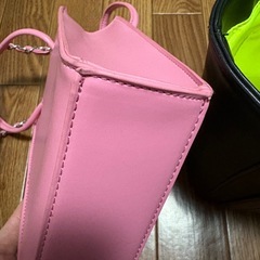 Radyのバックの画像