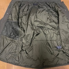 カーキロングダウンジャケットの画像
