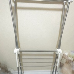 中古物干しラックの画像