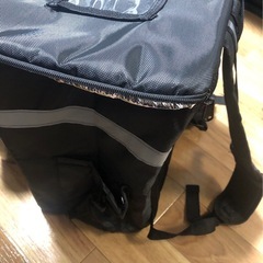 デリバリーバック　ウーバーイーツ　の画像