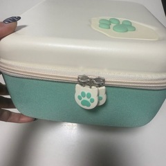 ※お話中※
任天堂Switchの肉球ケースの画像