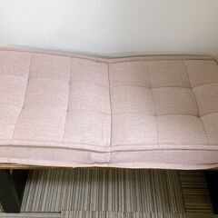 商品    M620 NITORI コンパクト座椅子 14段リクライニング 　　　（フラット可） 品番    年式       色      ピンク 寸法　横幅　　460ｍｍ 　　　奥行　　460mｍ 　　　高さ　　440ｍｍ  状態    通常使用に伴う座面にスレ・薄汚れあり 　　　フチ・角に小傷・スレ・薄汚れあり 　　　座面裏側にスレキズ・薄汚れあり　　 　　　※状態は画像をご確認ください　　 　　　上記以外は全体的に目立つキズ・汚れ 　　　クションのへたれも無く 　　　状態非常に良い美品になります。の画像