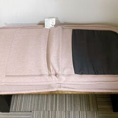 商品    M620 NITORI コンパクト座椅子 14段リクライニング 　　　（フラット可） 品番    年式       色      ピンク 寸法　横幅　　460ｍｍ 　　　奥行　　460mｍ 　　　高さ　　440ｍｍ  状態    通常使用に伴う座面にスレ・薄汚れあり 　　　フチ・角に小傷・スレ・薄汚れあり 　　　座面裏側にスレキズ・薄汚れあり　　 　　　※状態は画像をご確認ください　　 　　　上記以外は全体的に目立つキズ・汚れ 　　　クションのへたれも無く 　　　状態非常に良い美品になります。の画像
