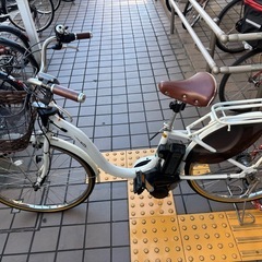 引き取り限定！試乗OK【美品／ほぼ未使用】YAMAHA PAS With 26インチ 電動アシスト自転車 ホワイト（ブラウンサドル）整備済の画像