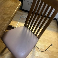 食卓テーブルの画像