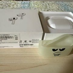✨極美品✨　AirPods Pro 第2世代             　⭐️取引早い方大幅値下げOK⭐️     の画像