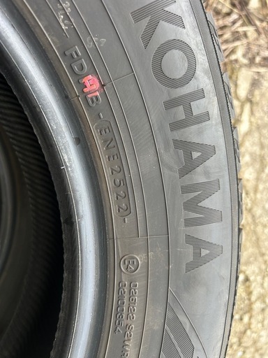 ヨコハマiG60 215/65R16 22年製　バリ溝9分山 スタッドレス　アルファードヴェルファイアエクストレイルエルグランドフォレ