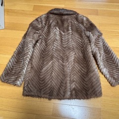 毛皮ハーフコートの画像