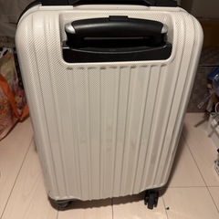 きゃりーキャリーケースの画像