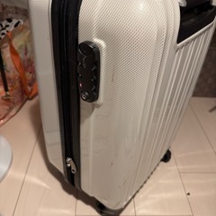 きゃりーキャリーケースの画像