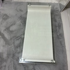 ガラス　机の画像