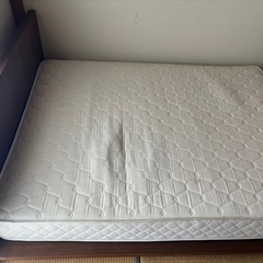 ベッド　クイーンサイズ　ACTUS　の画像