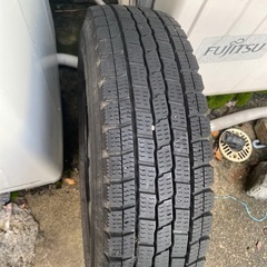 スタッドレスタイヤの画像