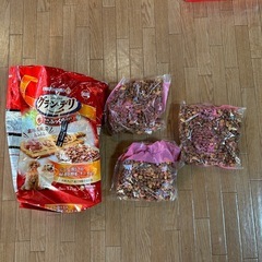 決まりました。小型犬用ドッグフード(個包装未開封)3種、13袋の画像