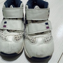 asics ハイカットスニーカーの画像