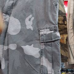 Footlocker army shortsの画像