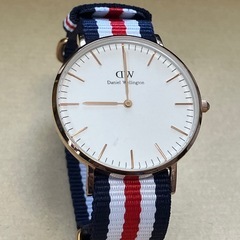 2色どちらも1点1300円 Daniel Wellington ダニエルウエリントン　レディースwatch の画像