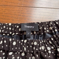 Theory 黒と白の水玉スカート Pサイズの画像